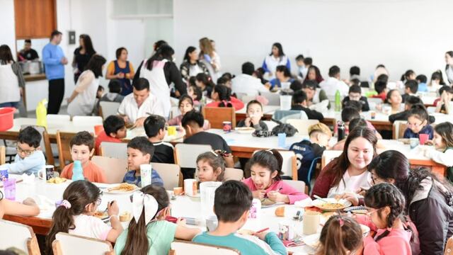 Copa de leche y viandas escolares para garantizar una alimentación adecuada durante la jornada escolar.