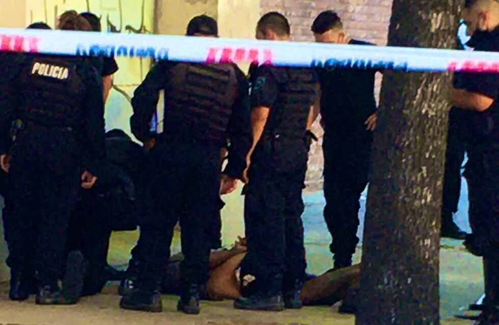 Un policía federal respondió a los tiros tras asaltar una estación de servicio