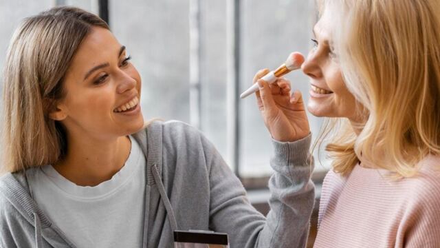 Cómo comprar maquillaje, perfumes y cremas con hasta el 50% de descuento en Argentina