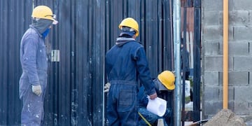 Obras: comenzó la demolición de una parte de las oficinas de Defensa Civil