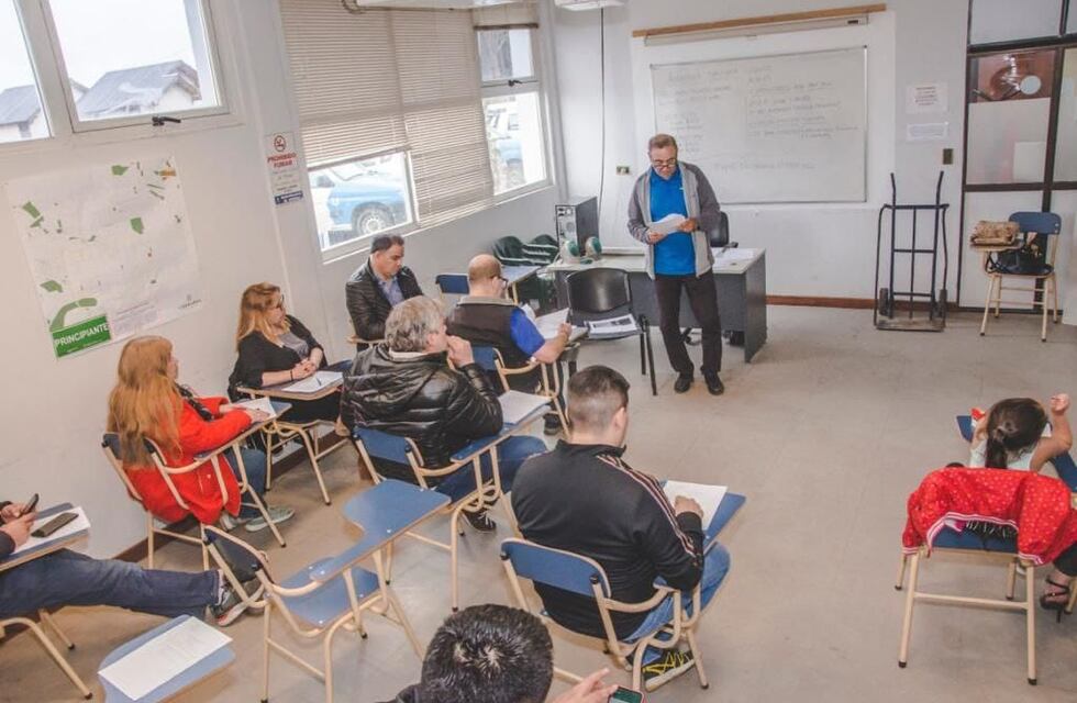 Se realizó una asamblea para la adecuación de las tarifas de taxis en Ushuaia