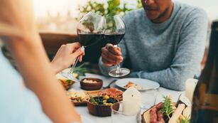 Estos son los 3 mejores restaurantes para almorzar en Mendoza según la IA.