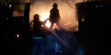 Incendio consumió completamente una vivienda en Oberá.
