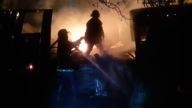 Incendio consumió completamente una vivienda en Oberá.