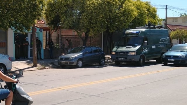 Allanamiento de Gendarmería en Rafaela por calzados truchos, en Fanti al 50