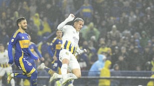 El exdelantero de Racing protagonizó la escena más discutida de la noche.