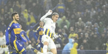 El exdelantero de Racing protagonizó la escena más discutida de la noche.