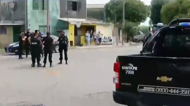 La Policía montó un operativo sobre Suipacha al 3000 tras la emboscada fatal. (Canal 3)