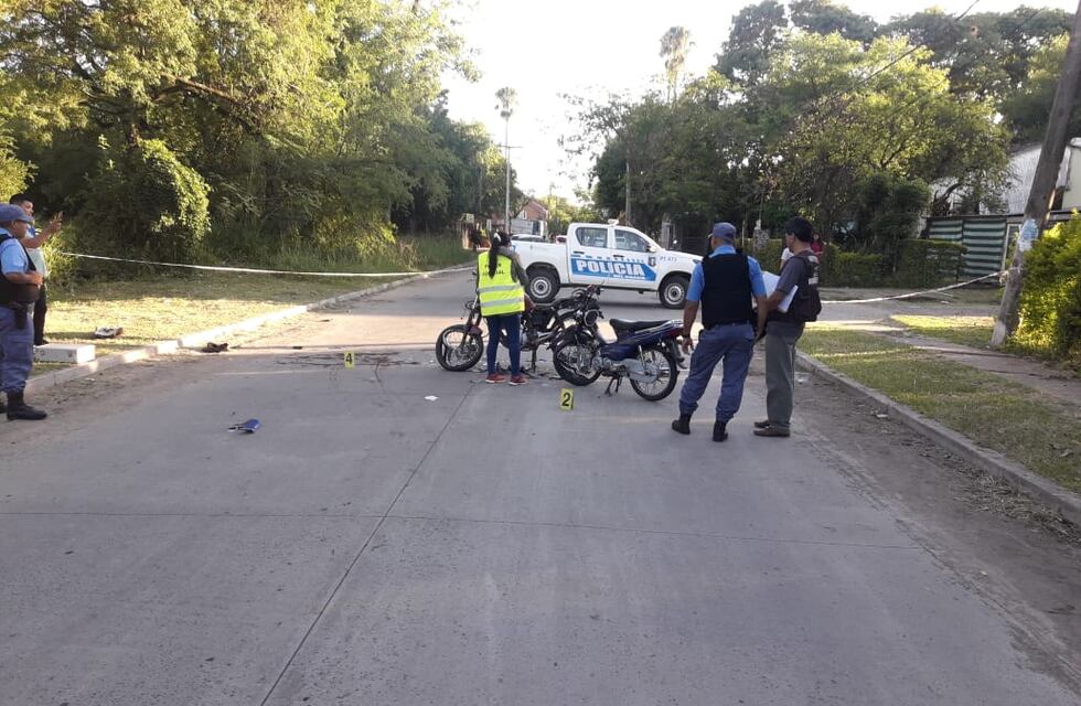 Robó un celular, huyó y chocó contra una moto