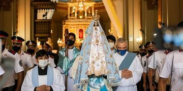 Con una procesión diferente culminaron los festejos en honor a la Virgen del Valle