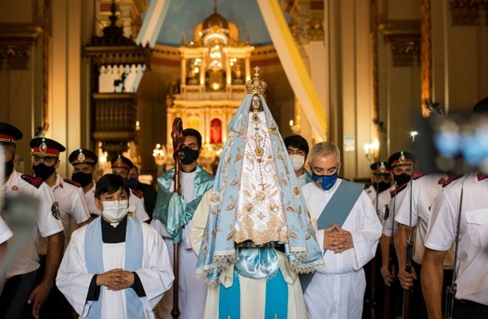 Con una procesión diferente culminaron los festejos en honor a la Virgen del Valle