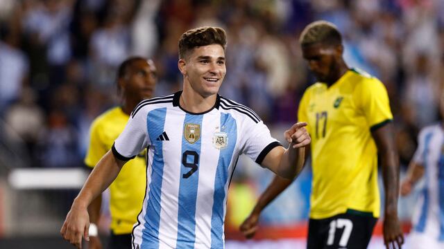 En el Mundial Qatar 2022, Julián Álvarez llevará la camiseta número 9. (AP)