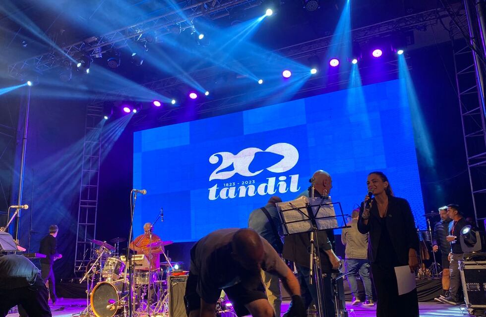 Tandil vivió sus 200 años con música, un desfile multitudinario y el Hito del Bicentenario