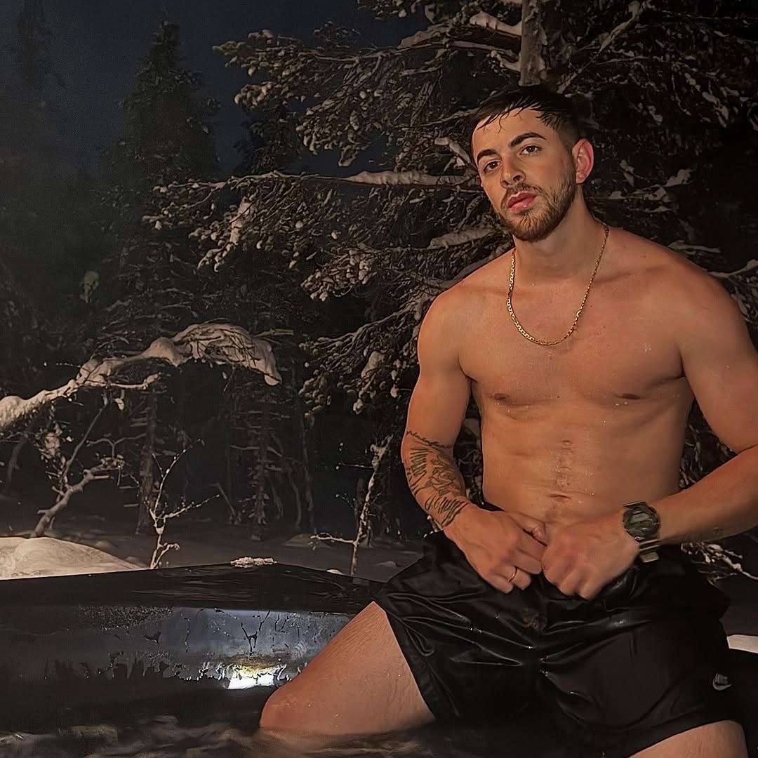 Rei mostró su estado físico.