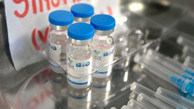 Trabajadores de la Salud realizan la vacunación contra Covid 19
Foto: Orlando Pelichotti