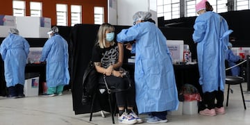 La provincia de Santa Fe reportó este martes 1.442 casos de coronavirus y 72 muertes.