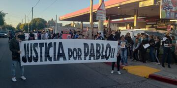 Marchan por Pablo, el playero asesinado en un robo en avenida Rancagua.