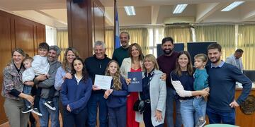 Emotivo reconocimiento al Profe Jorge Sara en el Concejo Municipal