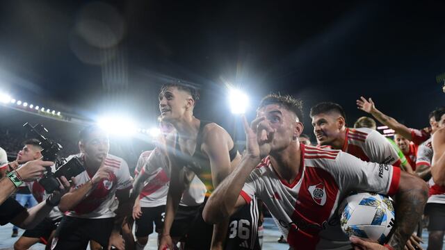 River venció 2-1 a Estudiantes y se coronó campeón de la Supercopa Argentina en el estadio Mario Alberto Kempes.