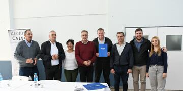 Castellano participó de la entrega de aportes para formación laboral