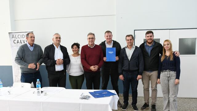 Castellano participó de la entrega de aportes para formación laboral