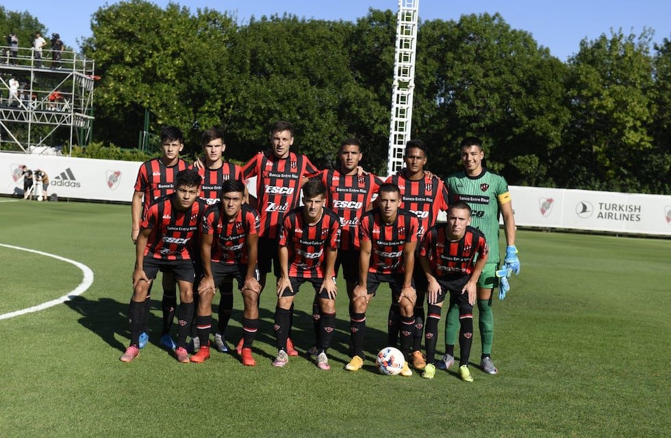 Augusto Picco, futbolista de Arroyito, debutó en la reserva de Patronato ante River Plate