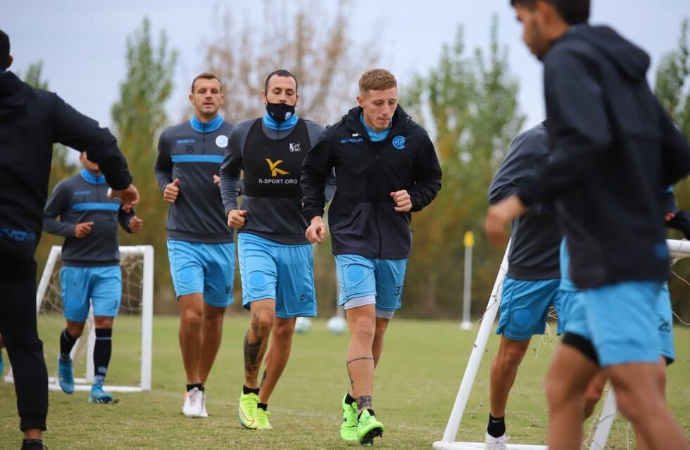 La primera lista de concentrados de Belgrano con Farré de técnico