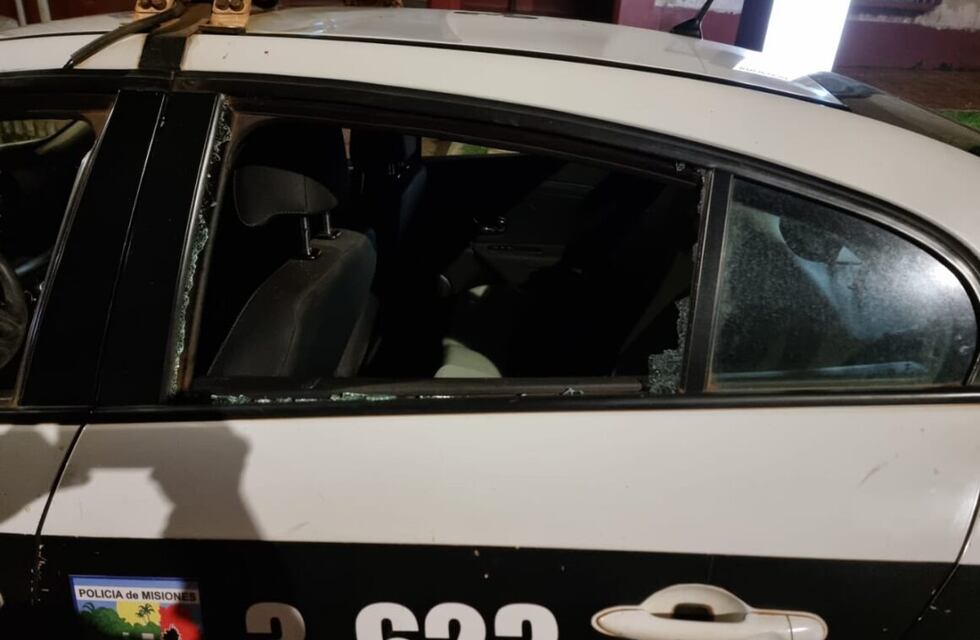 Montecarlo: jovenes detenidos por dañar un patrullero e intentar agredir a policías