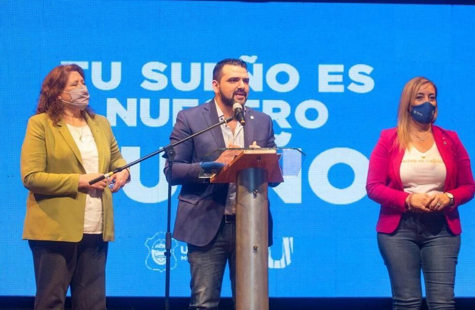 Vuoto y Yutrovic entregaron los primeros créditos “Casa Propia” de la ciudad