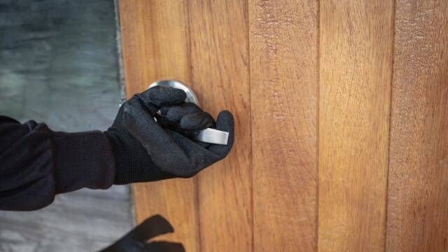 Violentaron la puerta de ingreso