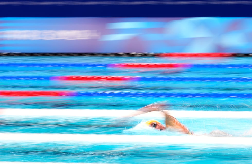 Torneo de Natación y clases de Badminton en Gonzales Chaves