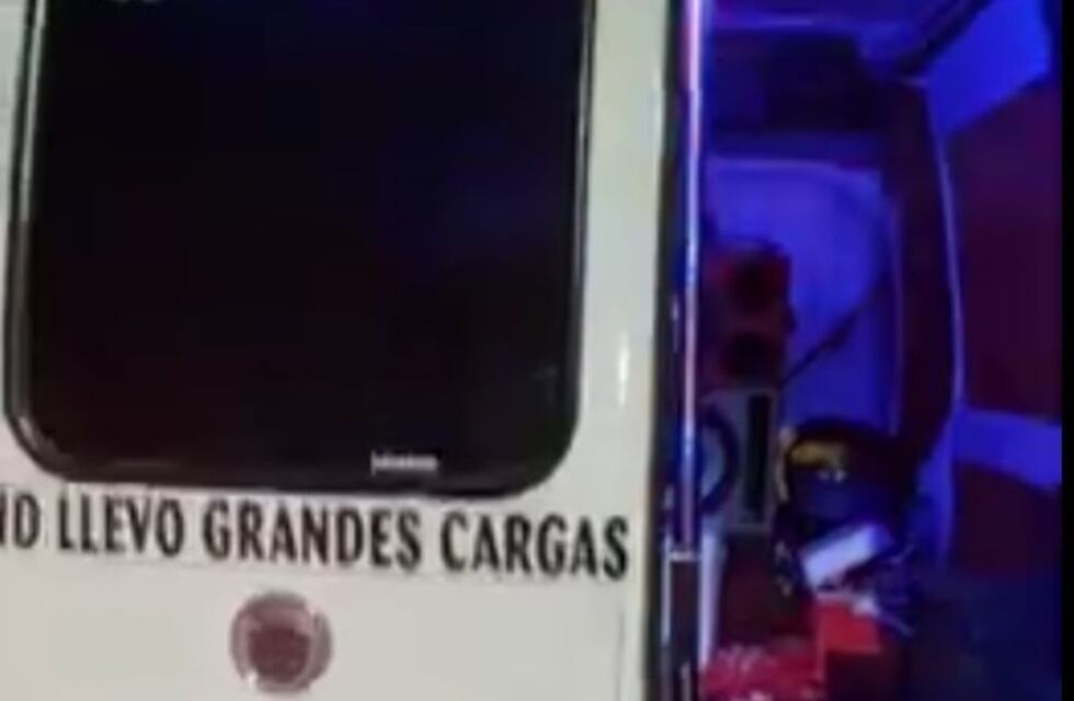 Bahía: mujeres organizaron una despedida de soltera dentro de una “combi”
