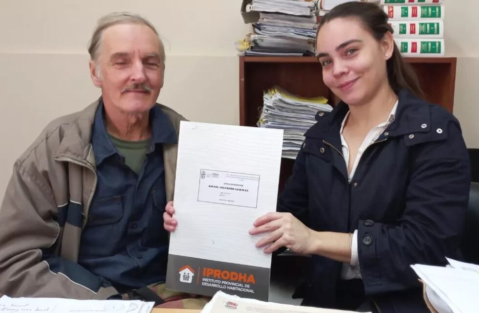 Trabajan para entregar 134 escrituras de propiedad a vecinos de Pozo Azul