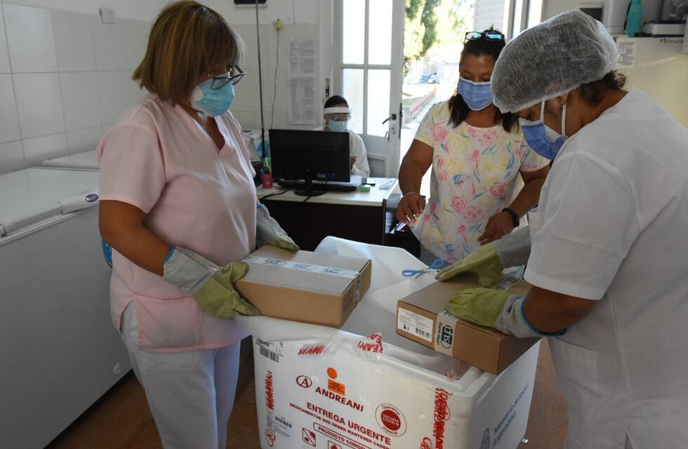 Llegaron 3.200 dosis de Sinopharm a Rafaela para aplicar segundas dosis a docentes