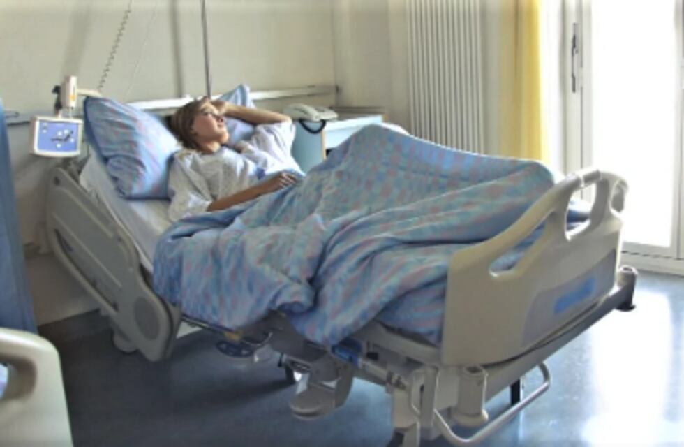 Una mujer de Río Negro tuvo un ACV en Bolivia y le cobraron hasta las sábanas que usó