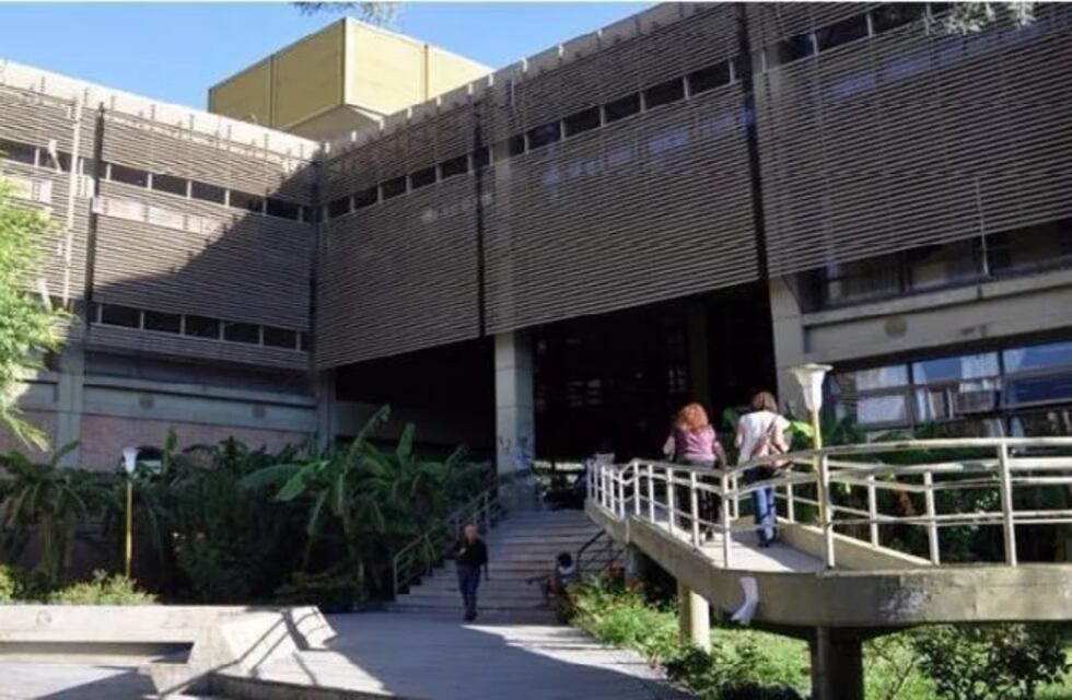 Docentes de la UNSL y de la Escuela Normal Mixta pararán por 48 horas