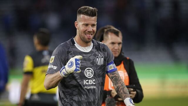 Guido Herrera, arquero y figura de Talleres, elogió a un Nahuel Bustos que se irá del club (Prensa Talleres).