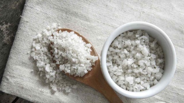 Baño energético de sal: cómo limpiar tu karma
