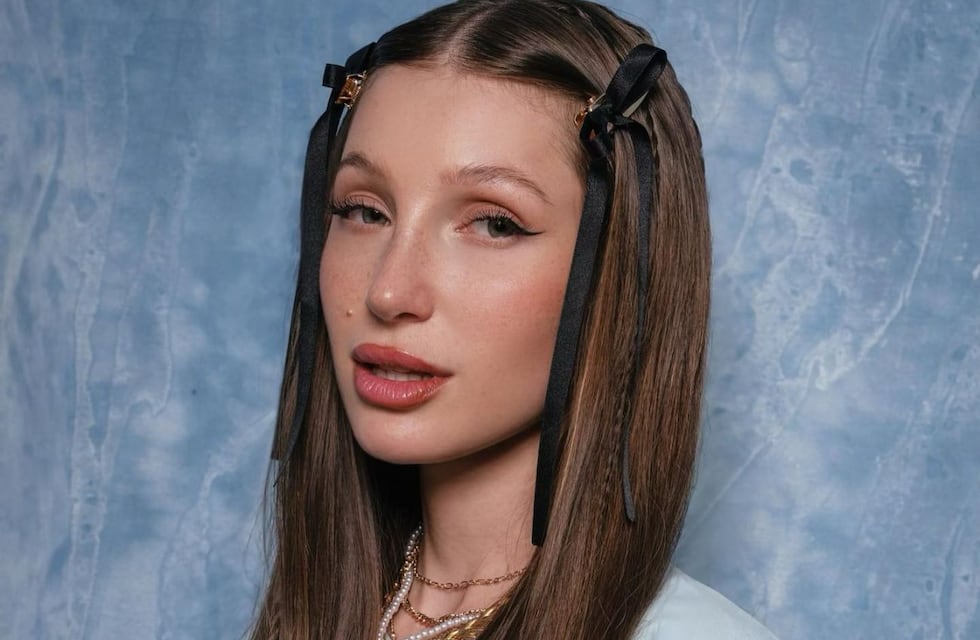 La influencia de Taylor Swift y Mercedes Sosa: la fórmula de Yami Safdie para convertirse en la voz de la nueva generación