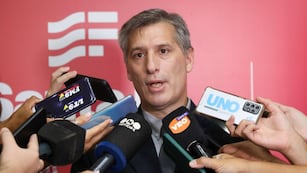 El ministro de Economía, Pablo Olivares, presentó el plan de actualización.