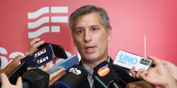 El ministro de Economía, Pablo Olivares, dijo que el Ejecutivo cumplirá con la paritaria 2023.