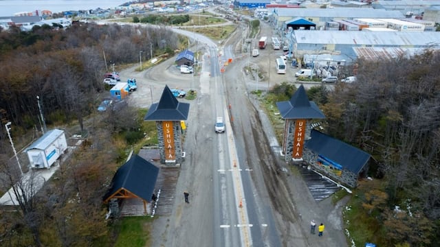 Se dispuso como sentido único hacia el centro; la colectora de Avenida Héroes de Malvinas, entre el ingreso a la ciudad y la calle Abel Cárdenas.