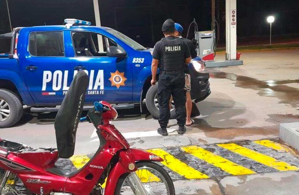 Insólito: fue a cargar combustible con una moto robada y el playero era el dueño del vehículo