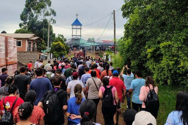 San Pedro celebró el Día de la Inmaculada Concepción con una caminata de 12 km y renovó la tradición que marca el inicio del clima navideño.