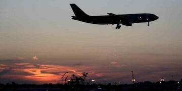 Cada vez se vuelve más caro viajar al exterior por la suba del tipo de cambio. Foto: La Voz/Archivo.