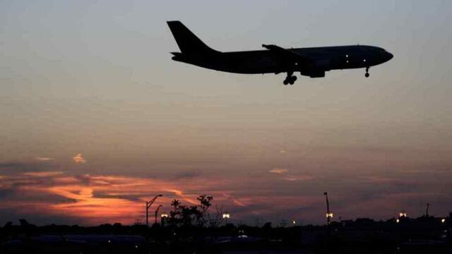 Cada vez se vuelve más caro viajar al exterior por la suba del tipo de cambio. Foto: La Voz/Archivo.