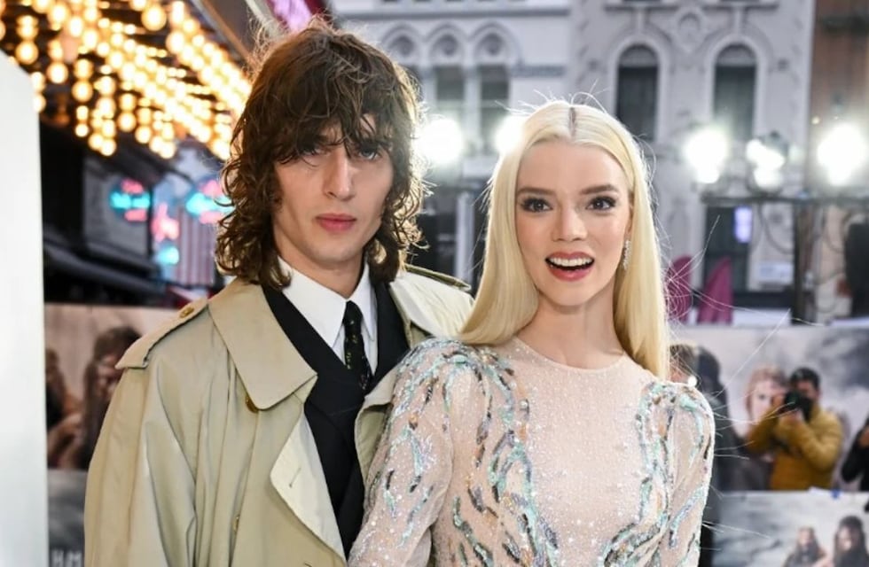 Corazones humanos y vampiros: así fue el sangriento casamiento de Anya Taylor Joy