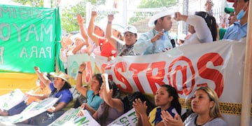 Los maestros de zonas urbanas de Bolivia iniciaron este jueves un paro de 48 horas, a la par de la huelga de hambre que un grupo de trabajadores lleva adelante desde hace cuatro días.