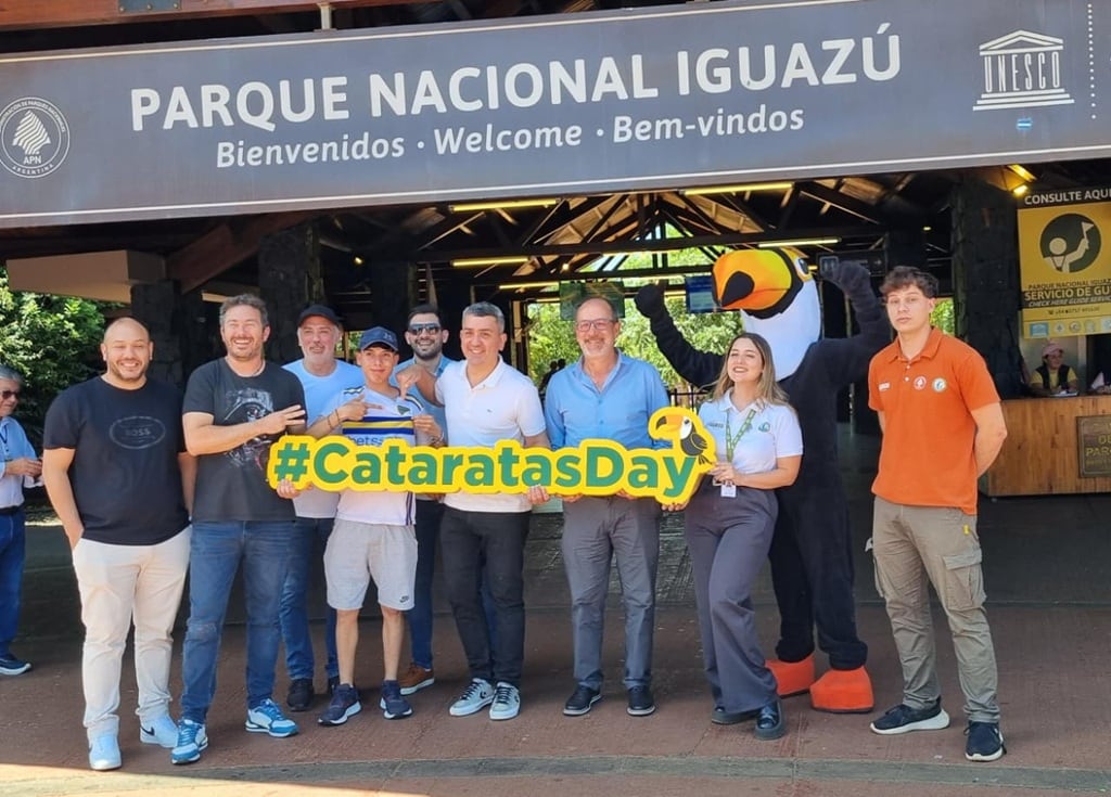 Puerto Iguazú celebró el #CataratasDay con música, cultura y espíritu emprendedor.