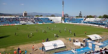 La floja performance que viene mostrando el equipo parece desanimar al público, que no acompaña sus presentaciones de local.